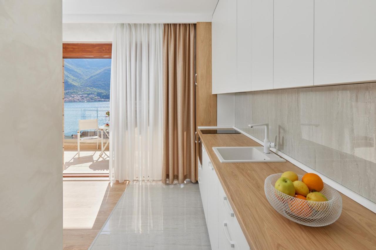 Apartment Noa With Sea View Котор Экстерьер фото